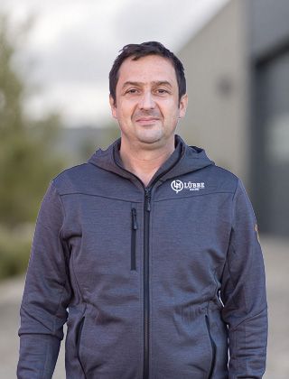 Milos, målare på Lübbe Måleri
